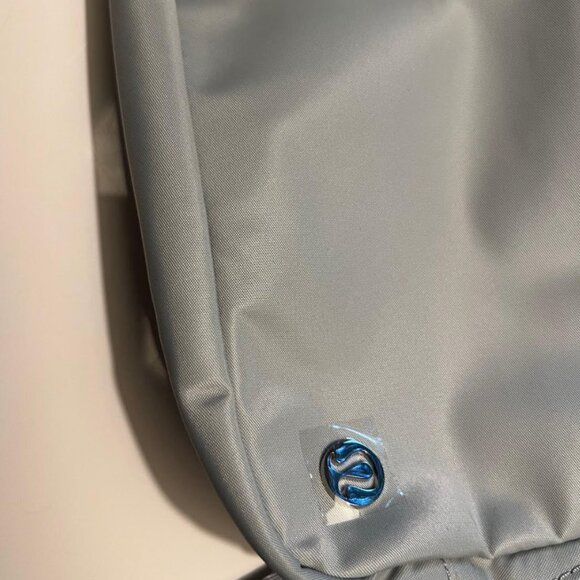 Lululemon Everywhere Belt Bag *Extended Strap - Picture 3 of 6